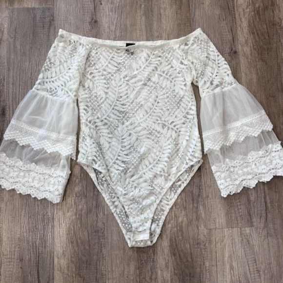 Boutique Tops - NWT Bodysuit Lace & embroidered body suit  Size 2X Plus white women’s